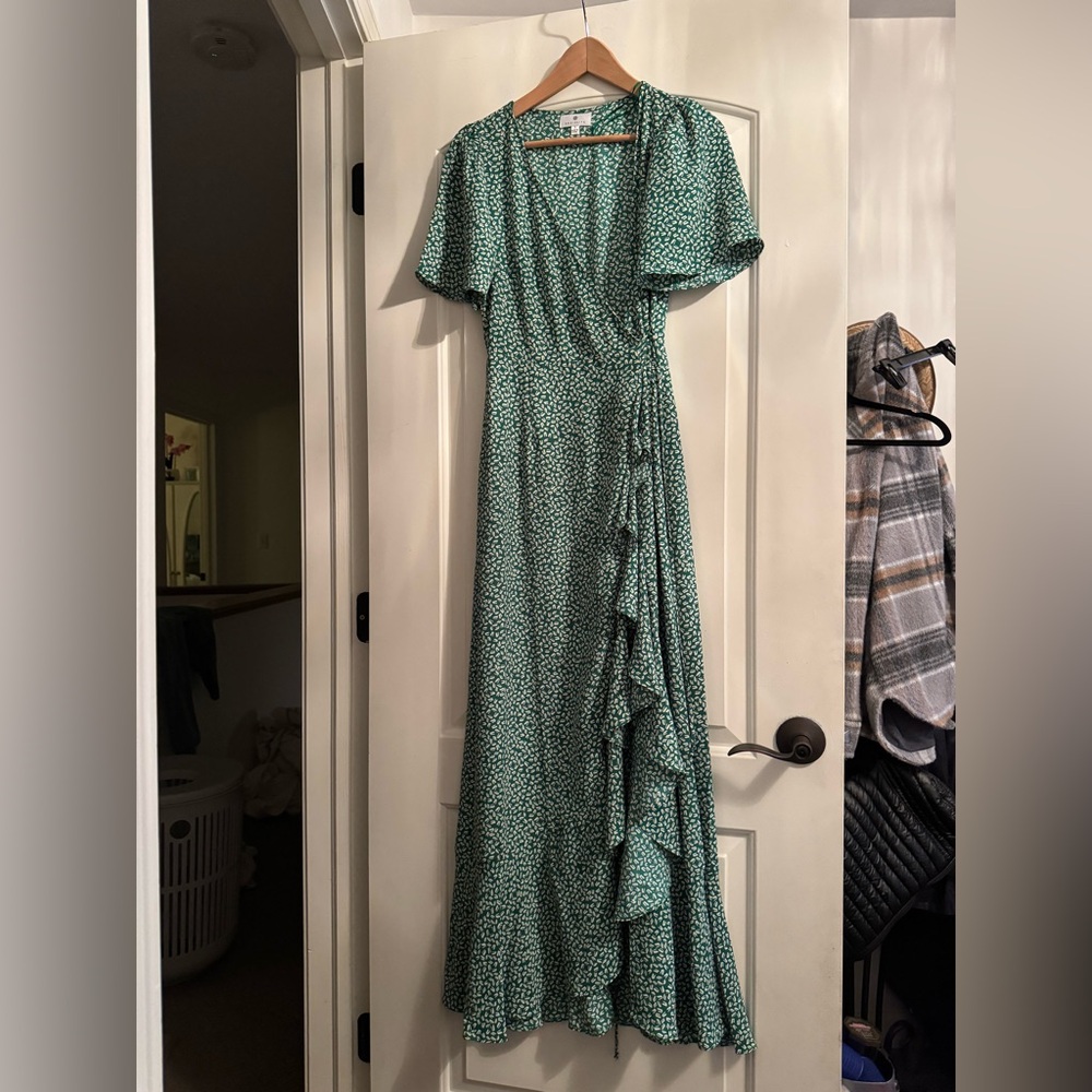 Socialite Printed Ruffle Dress - Picture 9 of 12